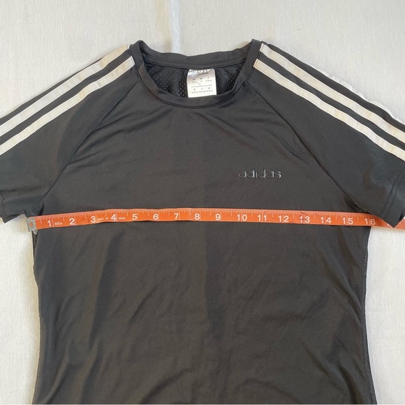 Adidas back mesh and slit T-Shirt Women’s XS - Picture 3 of 5